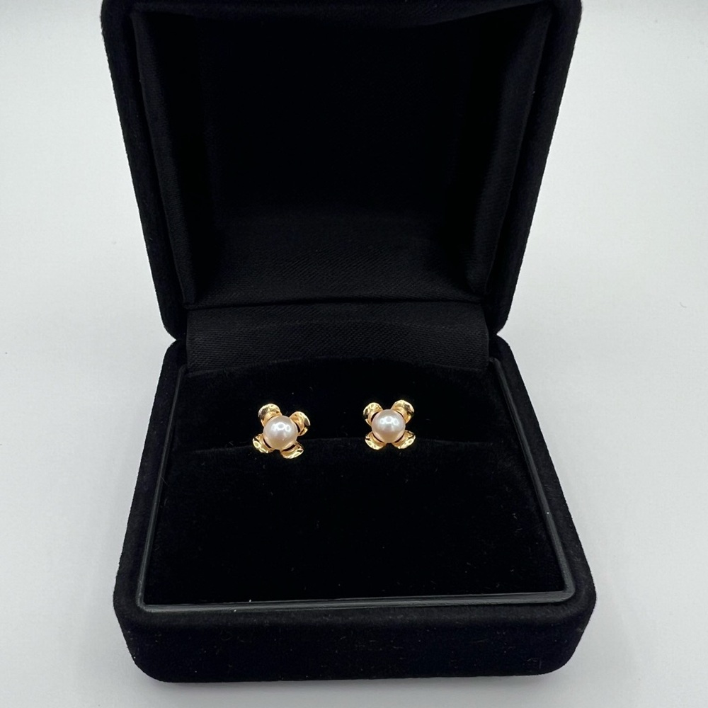 Akoya Pearl Earrings set in 18k Solid Gold